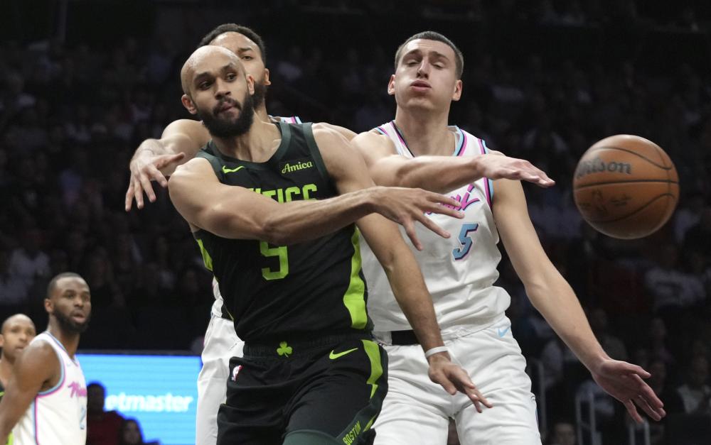 加纳中场的 加纳中场的