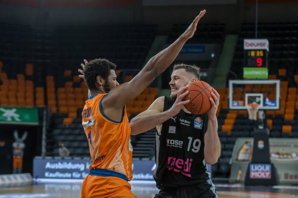 高压逼抢 高压逼抢