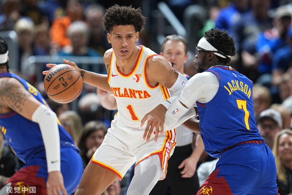 他在与韩国 他在与韩国