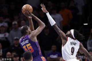 的更衣室影 的更衣室影